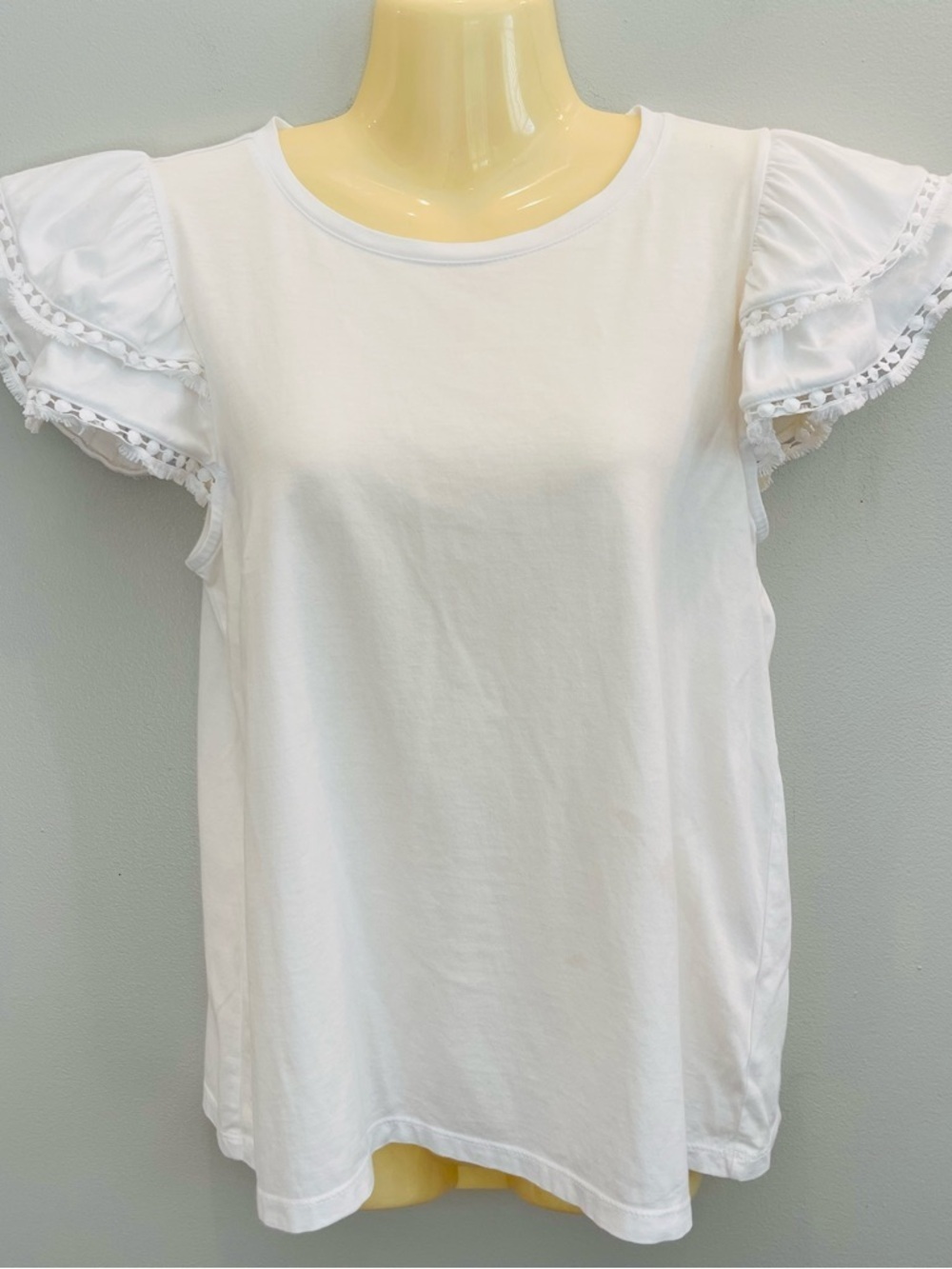 C:  Lilly Pulitzer White Ruffle Sleeve Tee Top 100% Cotton Women’s S